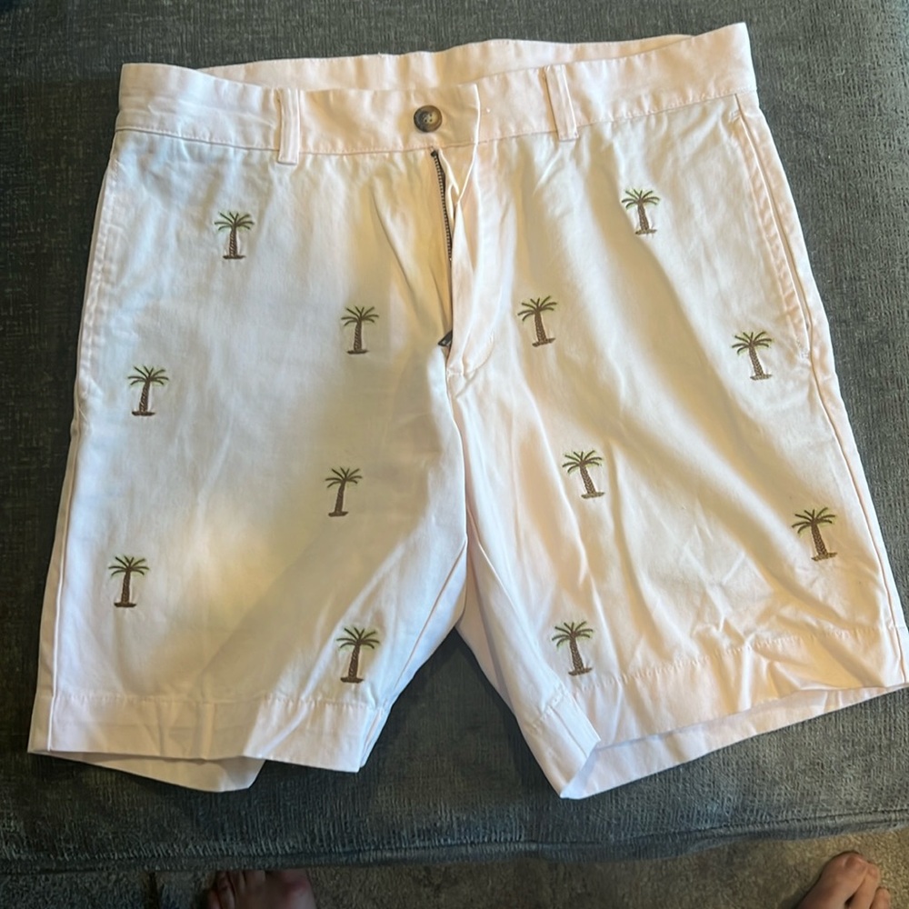 Palm tree embroidered short